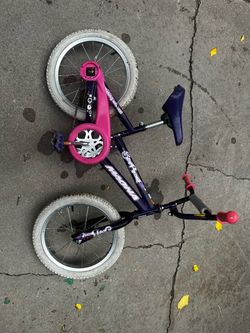 Small kids bike - for 4-5 year old.