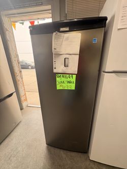 Stand Up Refrigerator 