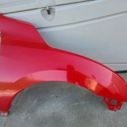 2016 - 2021 HONDA CIVIC RIGHT FENDER
PASSENGER SIDE GENUINE USED OEM. Y13