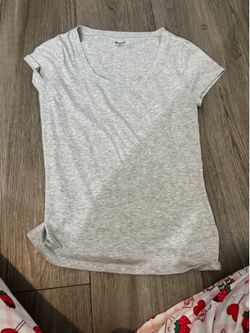 Womens grey shirt (small)