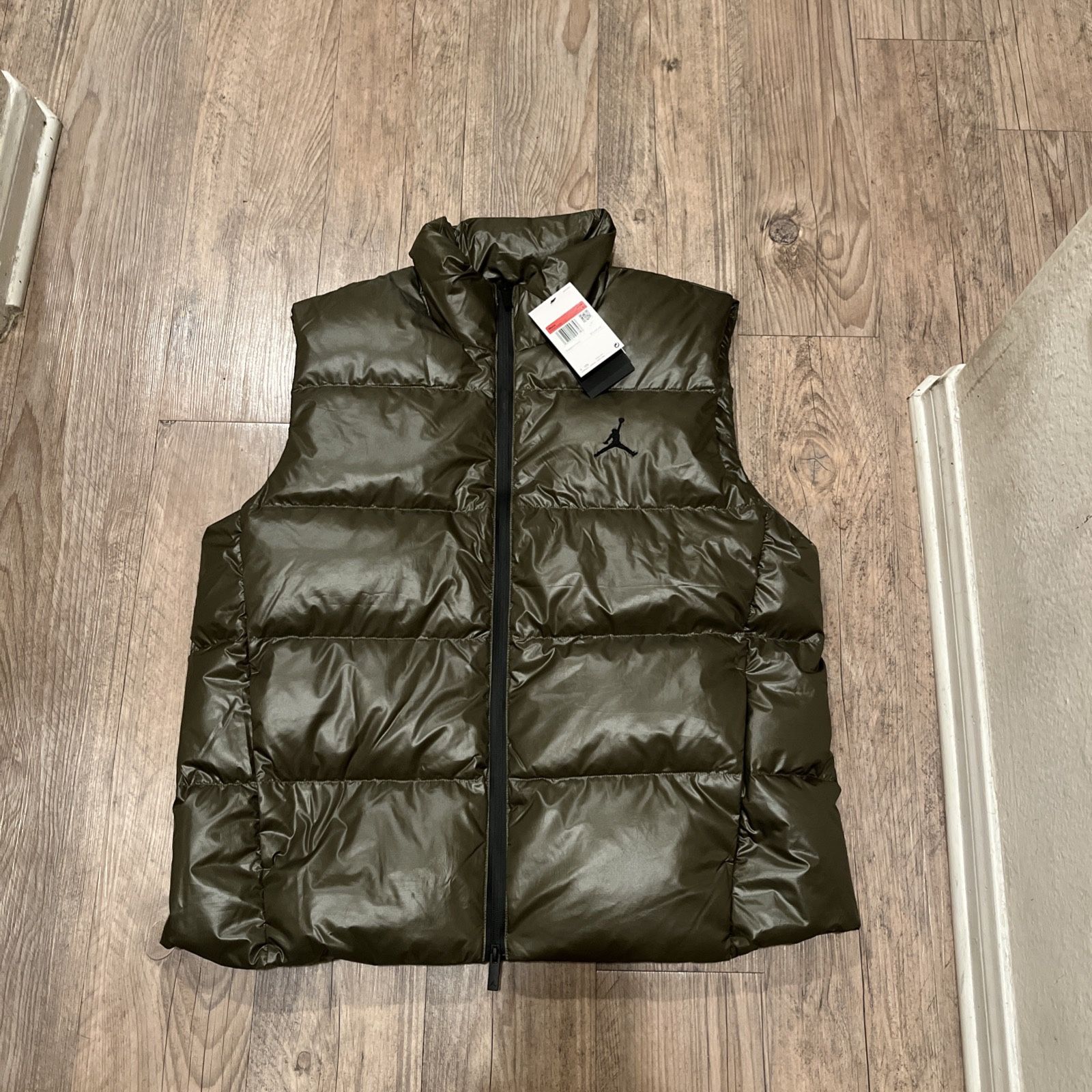 NWT Air Jordan Puffer Vest Olive Green Men’s MRSP $165 Sz L