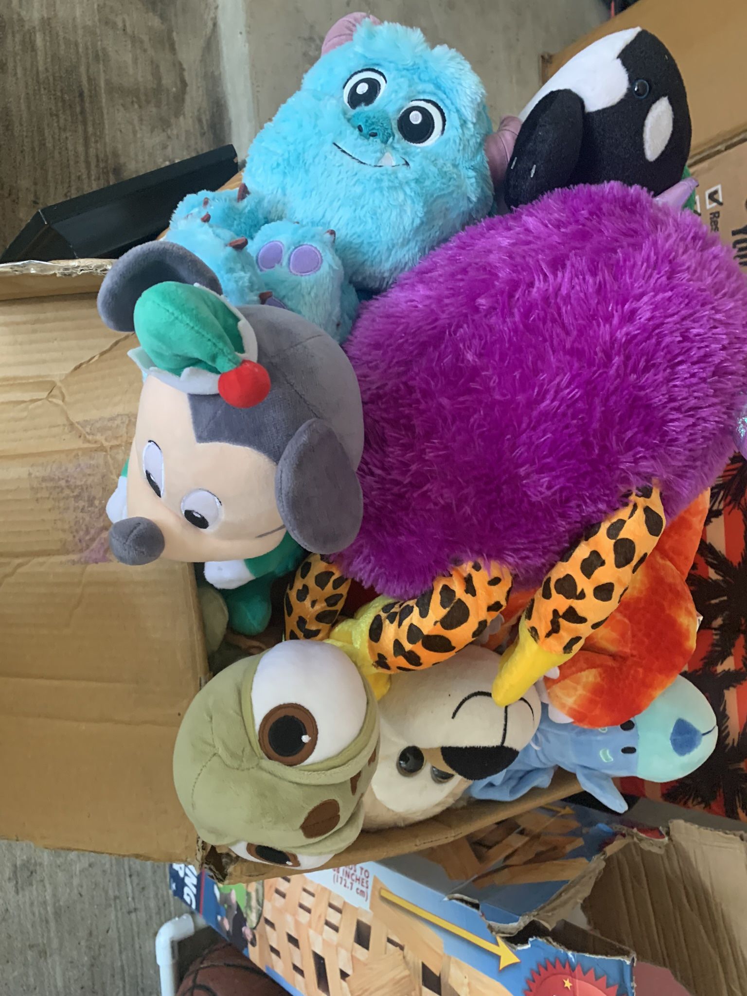 Big Box Full Of Stuffed Animals Assorted