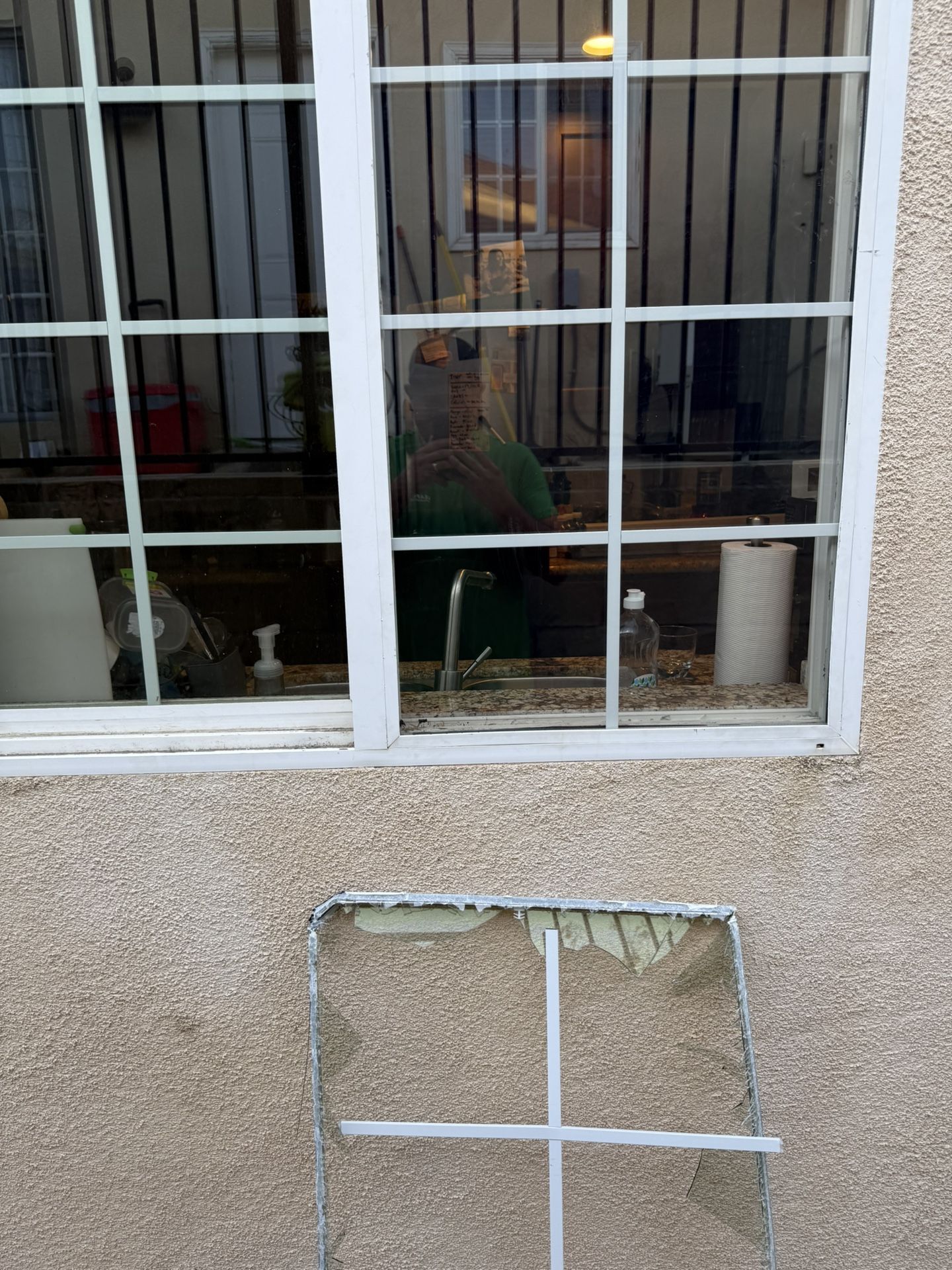I Fixed Windows And Change Out Old Windows And Give Free Estimates 