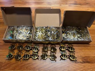Fun lot of 44 gold dollar-sign novelty glasses!
