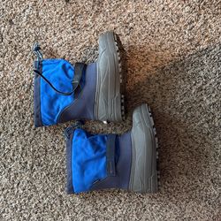 Columbia Snow Boots Size 4