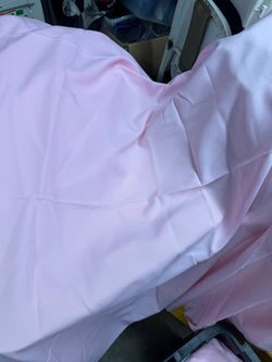 2 pink rectangle table covers