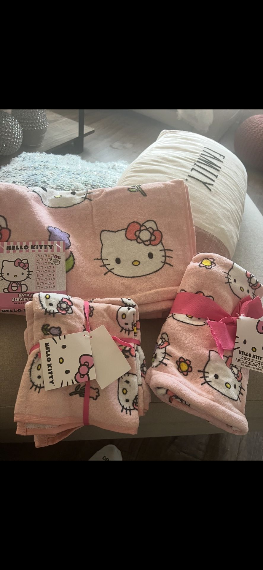 Hello Kitty Towels Set