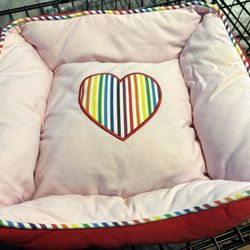 XS/Small dog bed. Rainbow heart pet bed. New 