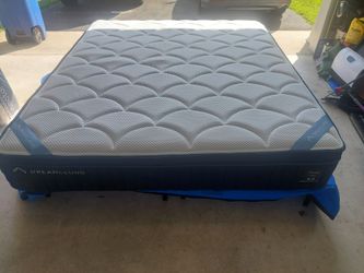 The DreamCloud Premier Hybrid, Cal King