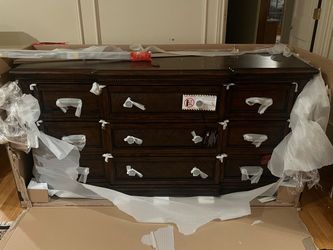 Queen size bedroom set