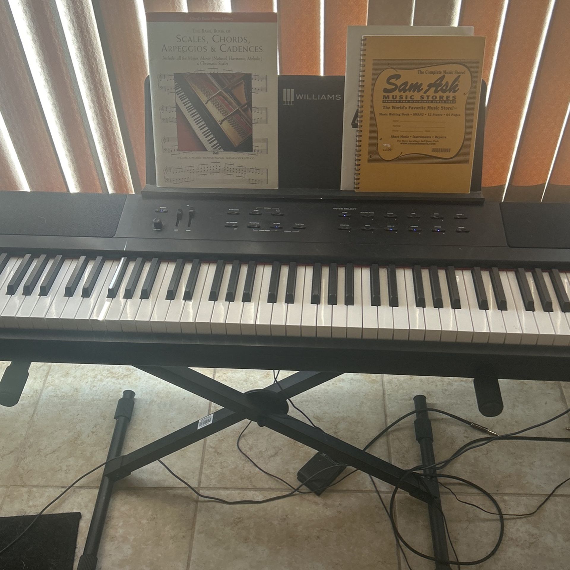Allegro III Midi keyboard