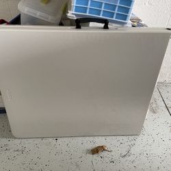 6 Foot Display Table