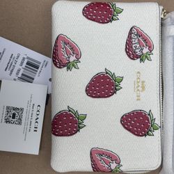 Wristlet