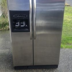 Maytag Fridge Size 36w 30d 69h) I Can Help You With Free Delivery Within 10 Miles Distance 