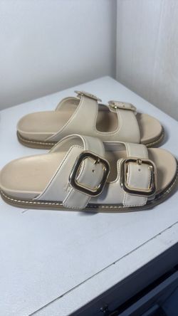 Women sandals 7.5 color beige