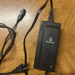 Intocircuit Wall Charger 42v 2.0A model CP4220