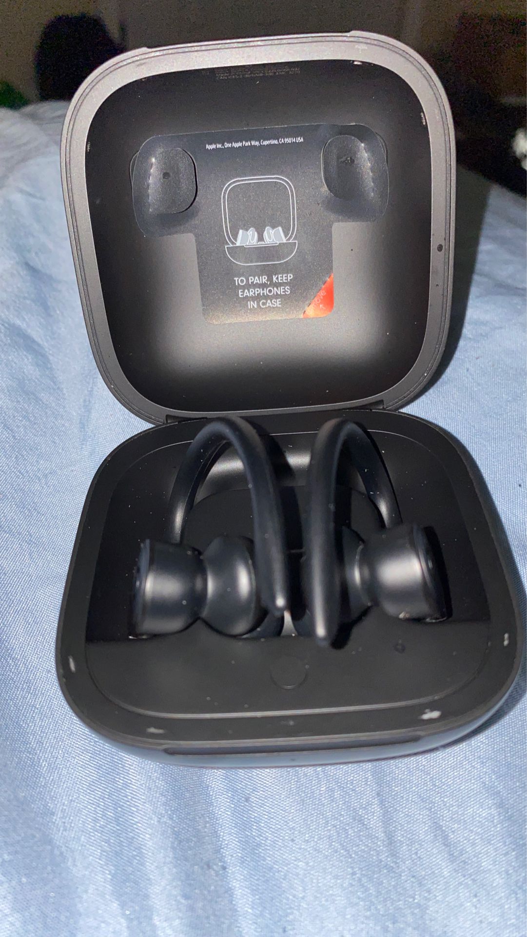 BEATS Wireless. Had it for a few months. Excellent conditions comes with usb cable