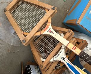4 vintage tennis rackets