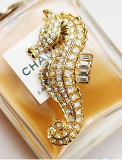 Unique VINTAGE NOLAN MILLER *signed* Austrian Baguette Crystal Seahorse