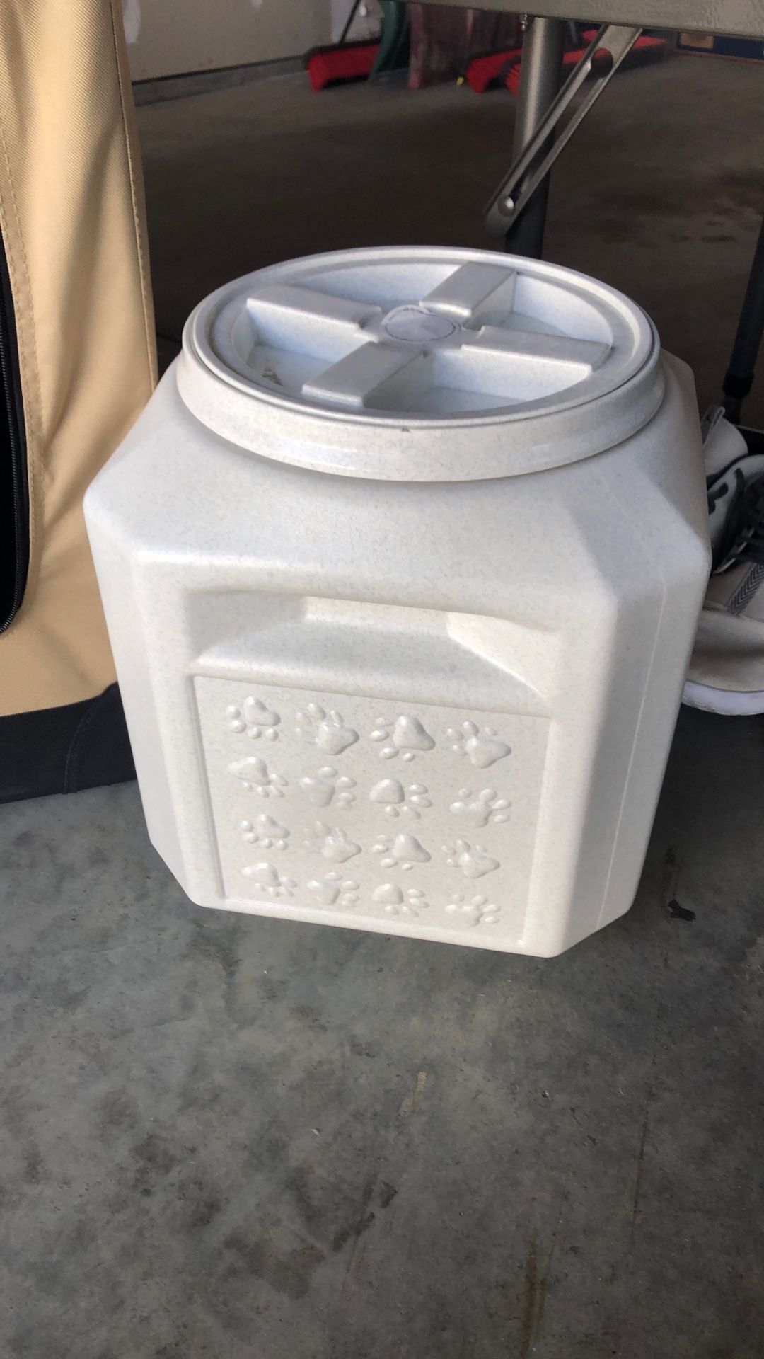 Food/Treat Vault For Pets $5