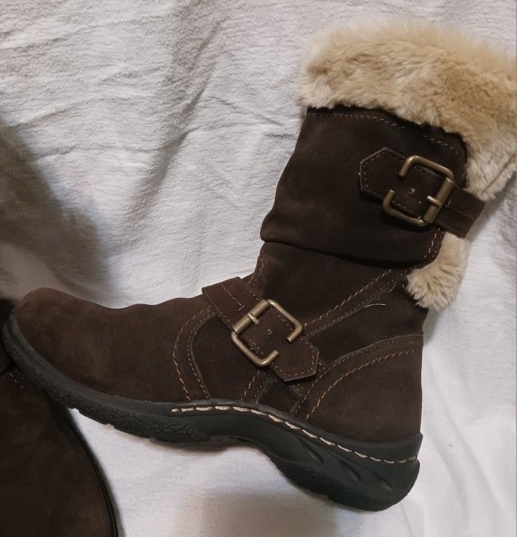 Woman's Earth Spirit Suede Boots