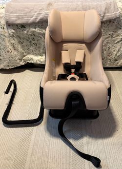Clek Fllo Convertible Car Seat and Mat Thingy Seat Protector