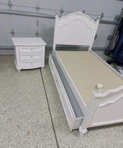 Twin bed with trundle and 3-drawer nightstand