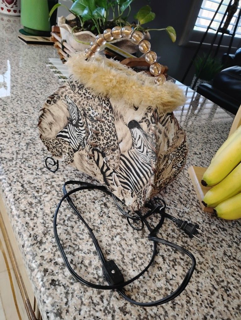 Light Up Purse Lamp
