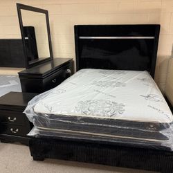 QUEEN 4 PIECE BEDROOM SET & COOL GEL FOAM MATTRESS
