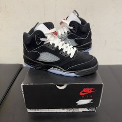Jordan 5 Black Metallic Reimagined Size 5y/6.5w