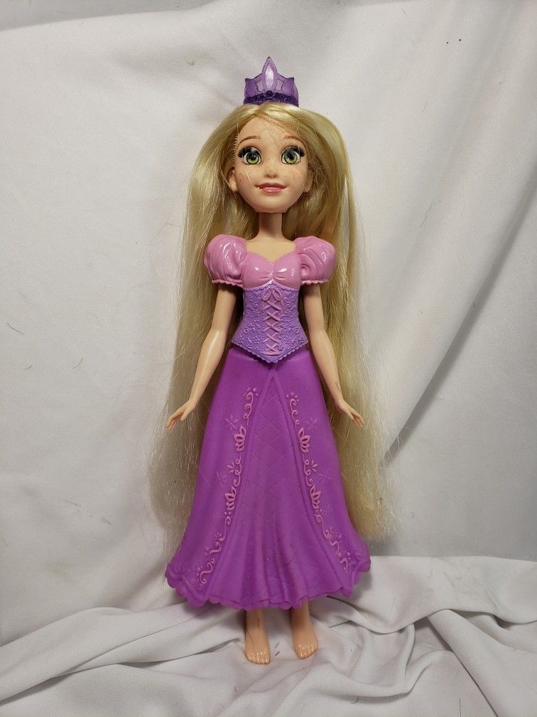 Disney princess bubble tiara Rupunzel doll.  