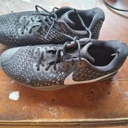 Kobes Shoes