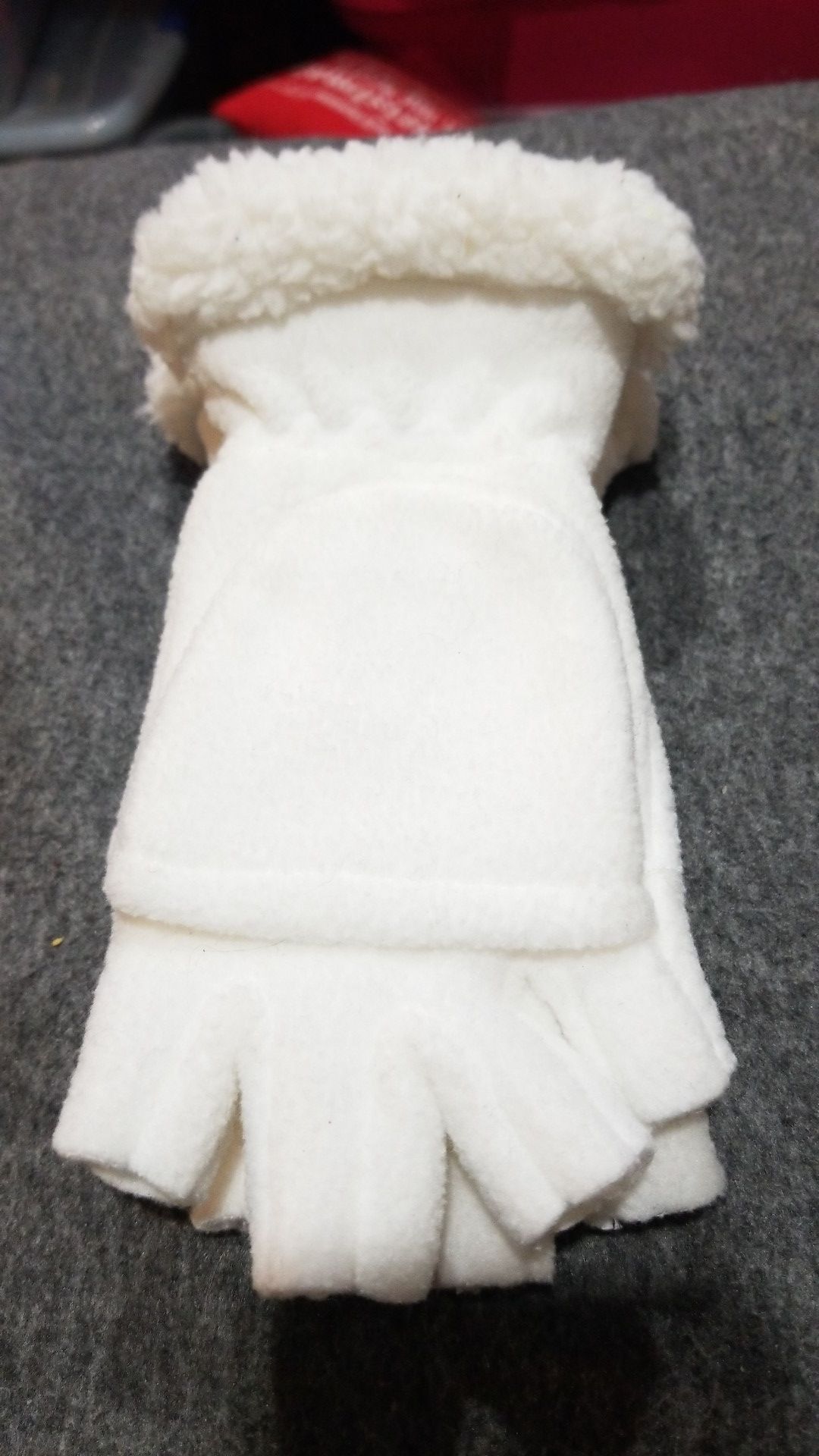 Cat and jack girls 4/7 flip top gloves