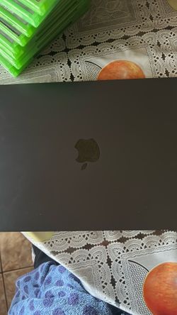 Apple 13.6inch MacBook Air (M3 2024) Barely used