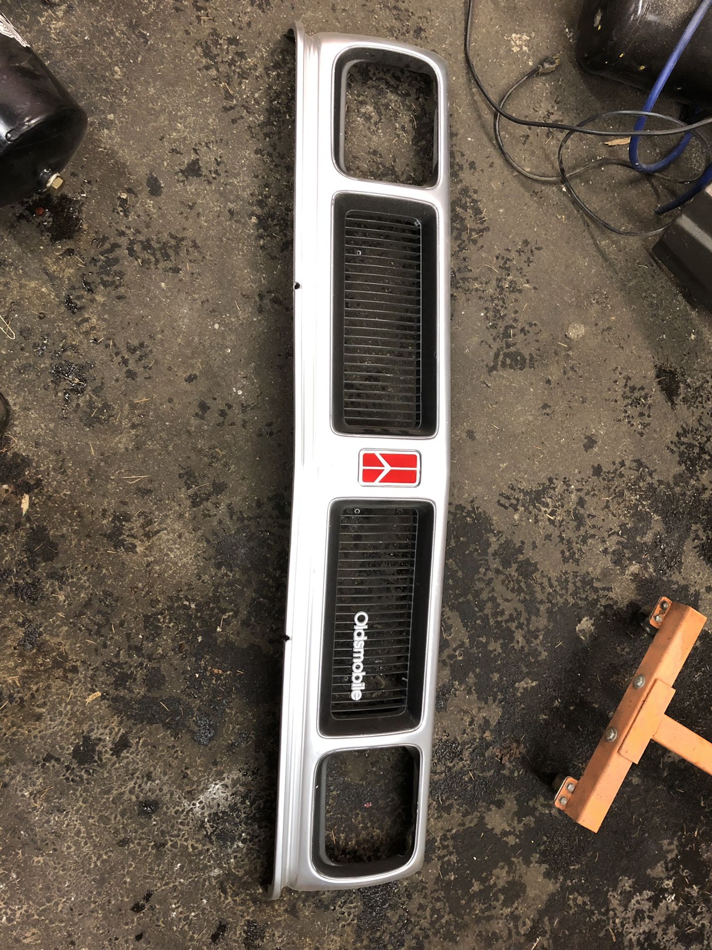 S10 Jimmy Bravada Grill square body 1st Gen