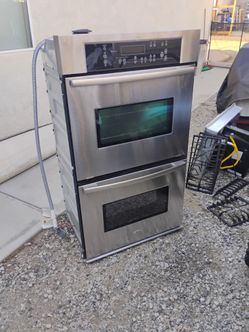 Wall oven