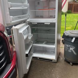 FREE WORKING FRIDGE