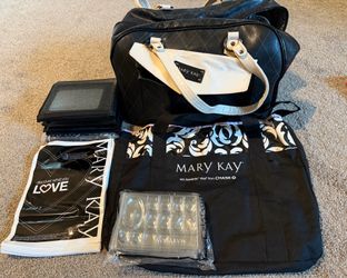 Mary Kay bags and accessories