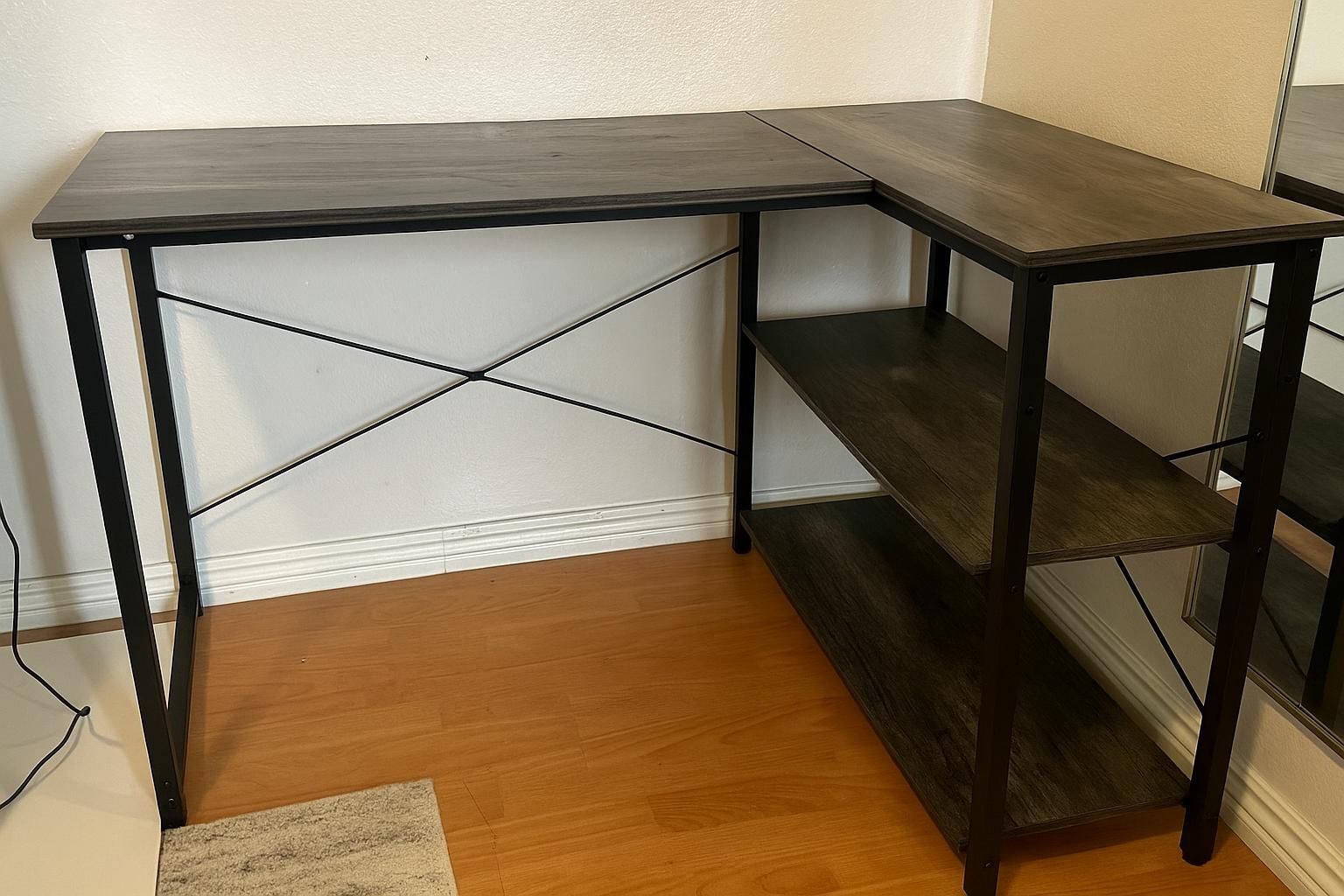 L-Shaped Computer Desk - Escritorio En L