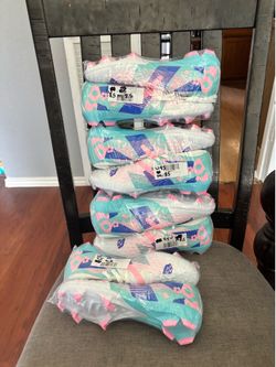 Cleats – New