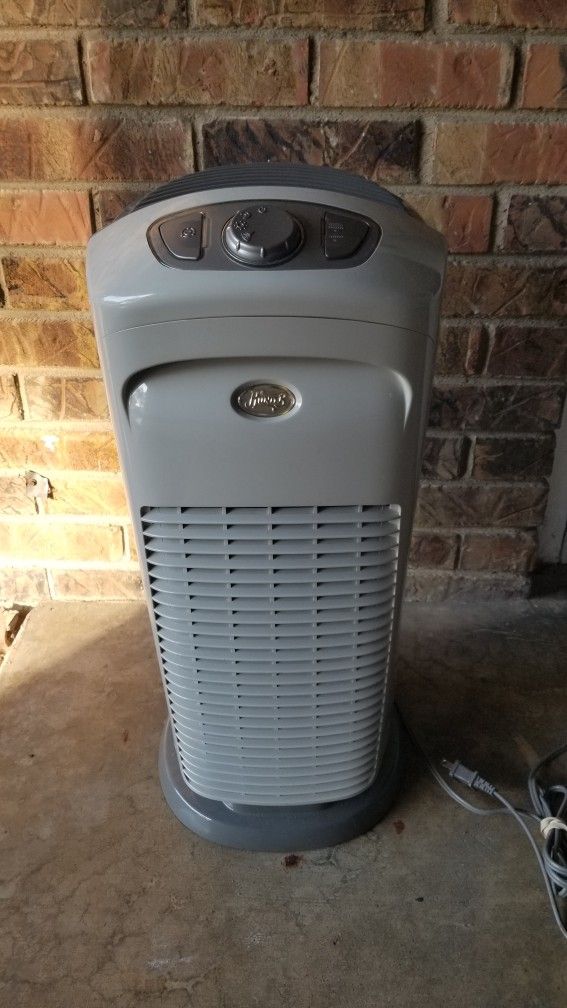 Hunter Fan Permalife 30748 air purifier in excellent condition