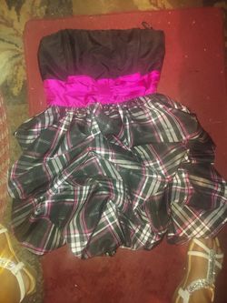 LADIES SIZE 3 FORMAL DRESS NEW $10.00 OR BEST OFFER