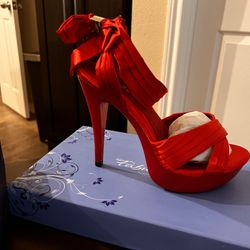 Fabulicious 5 Inch Red Heels Size 9