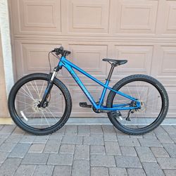 SPECIALIZED ROCKHOPPER SPORT 27.5 INCH MOUNTAIN BIKE LIKE NEW ( CHECK MY OTHER BIKES)