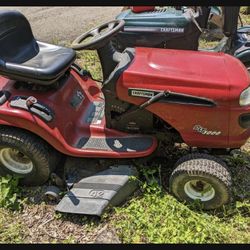 Craftsman Riding Mower BATTERY INCLUDED