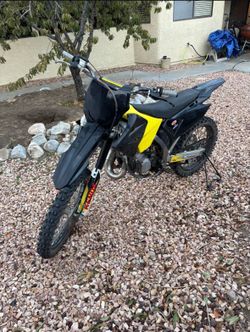 Suzuki RM125