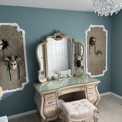 Woman’s Make Up Dresser
