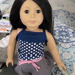 American Girl Doll w/ Trundle Bed and Lots of Clothing /Accessories
