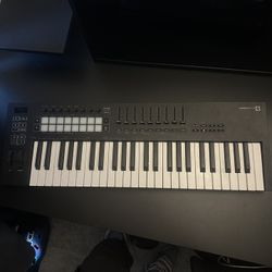 Launchkey49 Midi Keyboard
