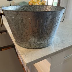 Galvanized tub 
